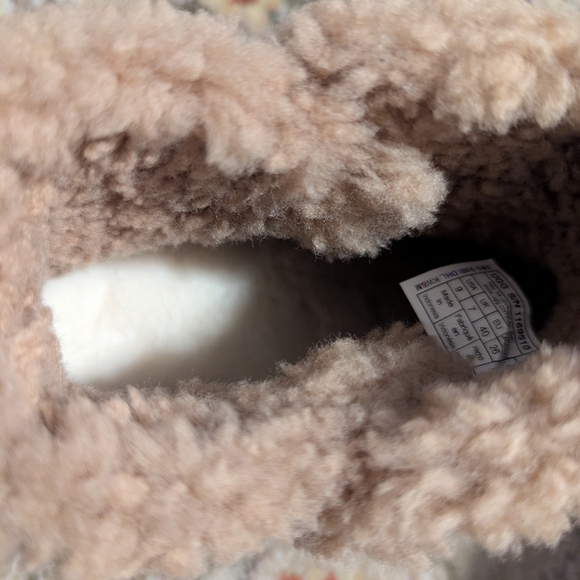 UGG Ultra Mini Alina Curled Genuine Shearling Platform Boot - Picture 8 of 13